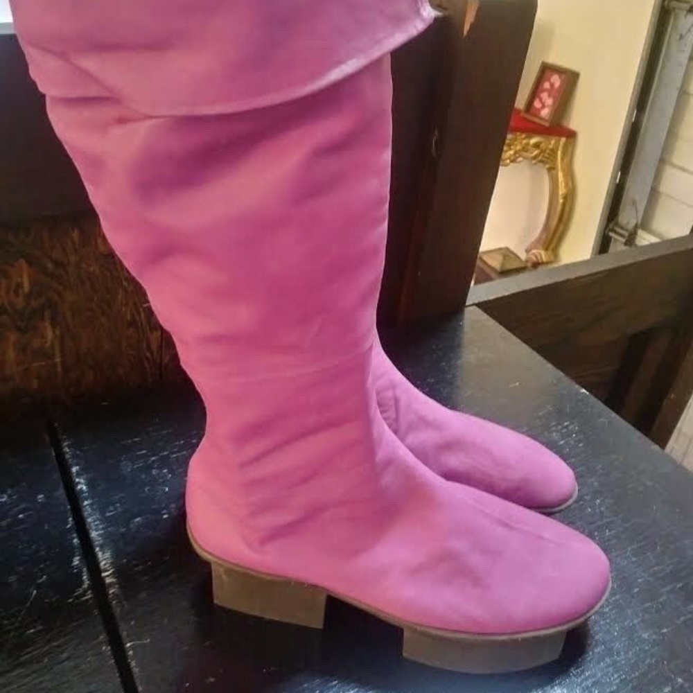 Size 9 Trippen boots in pink leather. Pre-owned.
